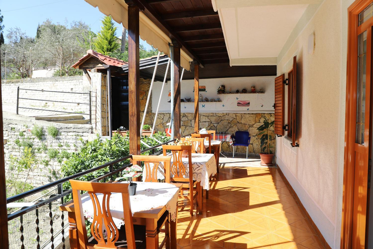 Others 2, Guest House Marjo, Beratit
