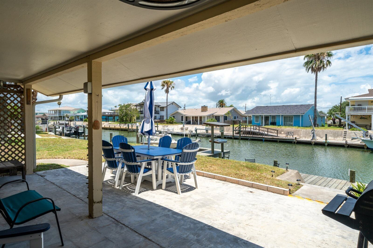 Others 4, Gone Coastal by Miss Kitty’s, Aransas