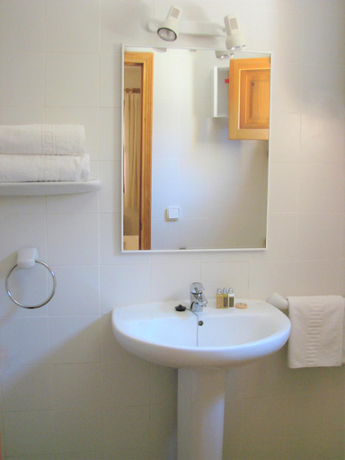 Bathroom 3, Can Xicu Castello, Baleares