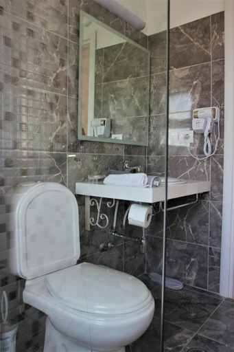 Bathroom 4, Saranda Hotel, Sarandës