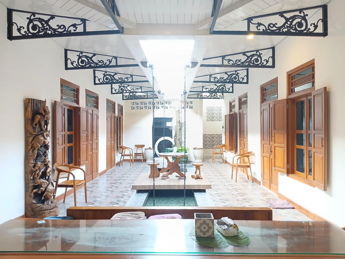 Public Area, RedDoorz @ Ndalem Eyyang Syariah Stasiun Klaten, Klaten