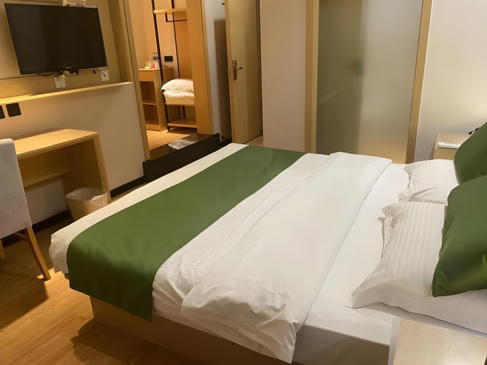 Bedroom 3, GreenTree Inn XingCheng ShouShan Express Hotel, Huludao