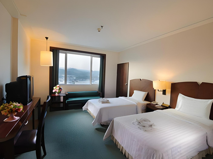 Bedroom 3, Grand Mandarin Betong Hotel, Batong