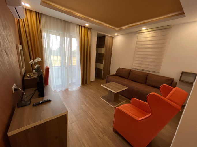 Others 5, Heaven Lux Ulcinj