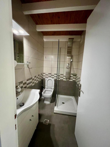 Bathroom 4, Nissaki Bay, Ionian Islands