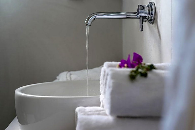 Bathroom 5, SMY Mediterranean White, South Aegean