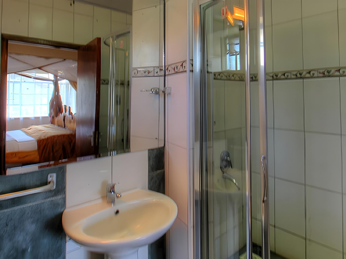 Bathroom 4, Naivasha Kongoni Lodge, Naivasha
