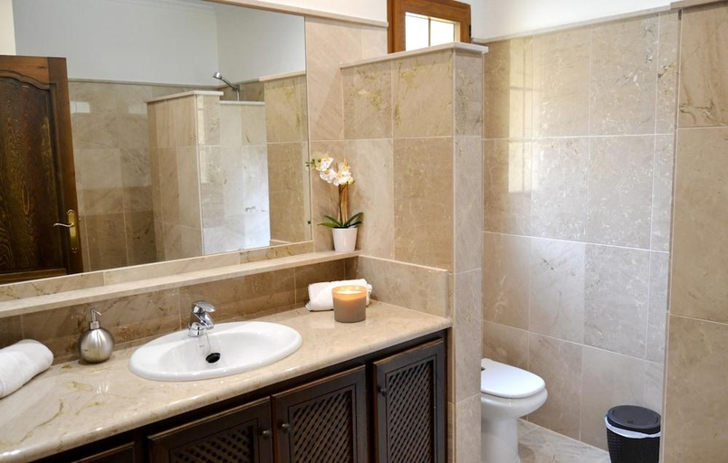 Bathroom 4, Montemares Golf Luxury Villas & Apartments at La Manga Club, Murcia