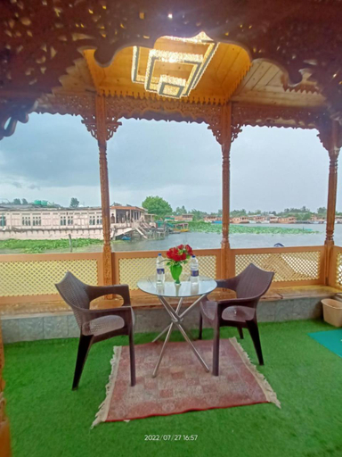 Others 4, House boat house of common, Srinagar