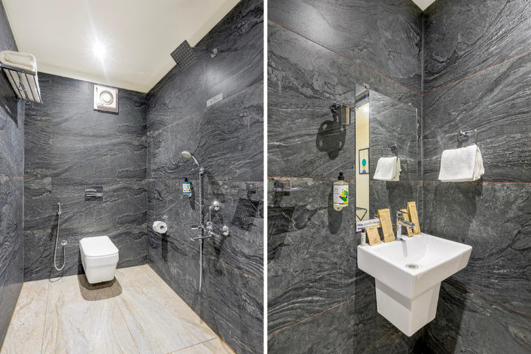 Bathroom, Treebo Iraa, East Godavari