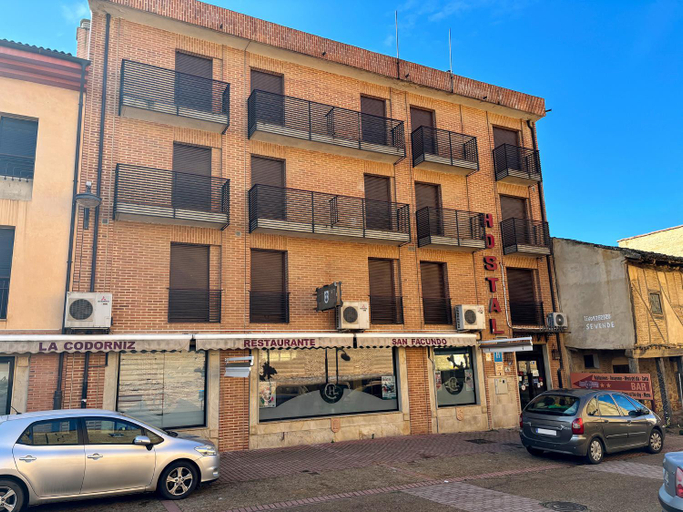 Others 2, DORMERO Hotel y Albergue Sahagun, León