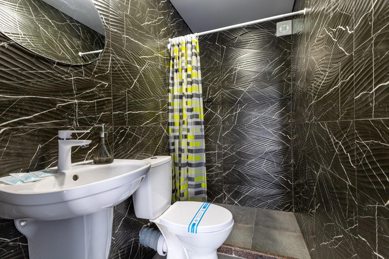 Bathroom, Jasmine, Tiachivs'kyi