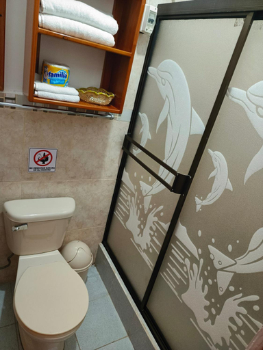 Bathroom 3, Teresita's House - Suites con cocina privada, San Cristóbal