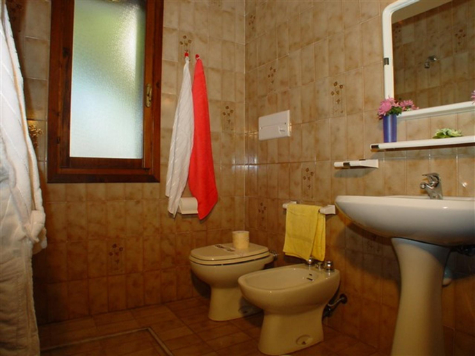 Bathroom, Nice row house with garden for 8 guests in Lignano Pineta, Udine
