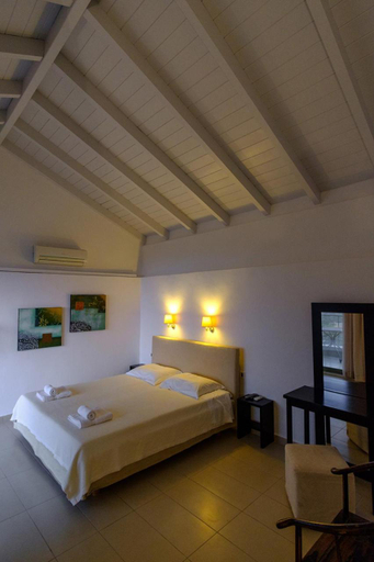 Others 4, Gerakari Suites, Attica