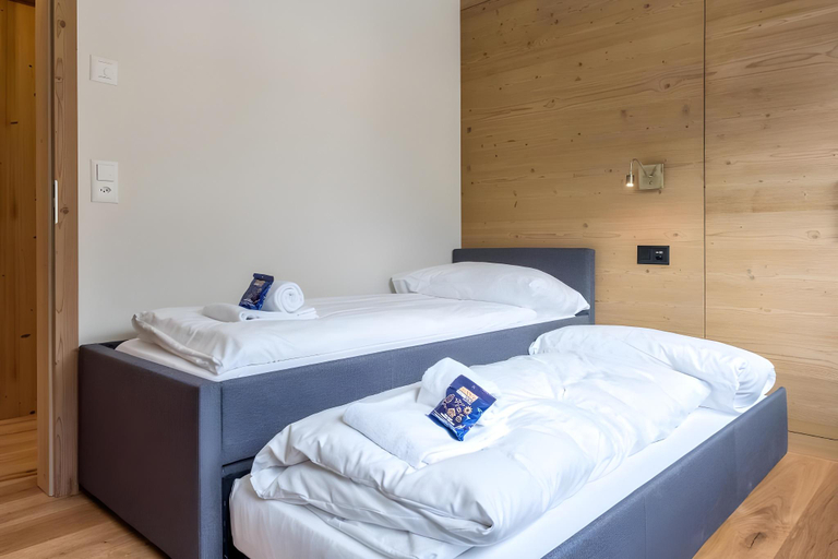 Bedroom 5, Eiger Panoramica - Aare Jungfrau AG, Interlaken