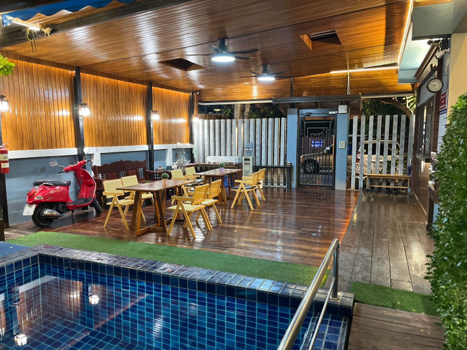 Food & Drinks 4, Baan I Un Pool Villa, Muang Chon Buri