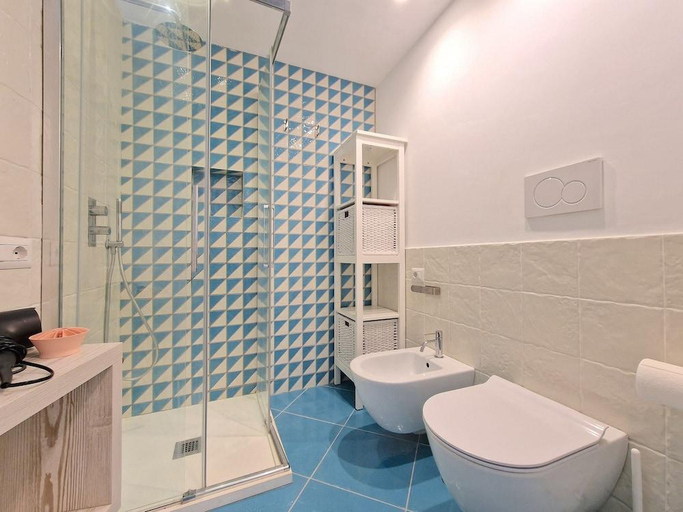 Bathroom 2, Il Cantuccio Rooms Capri, Napoli