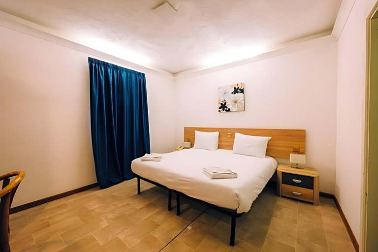 Bedroom 2, Primera Hotel, Saint Paul's Bay