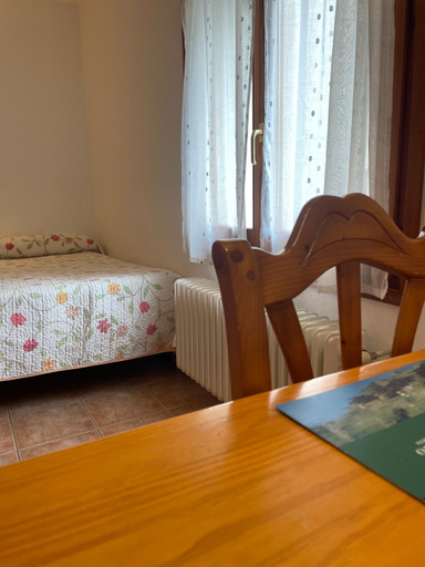 Bedroom 4, El Pilar, Huesca
