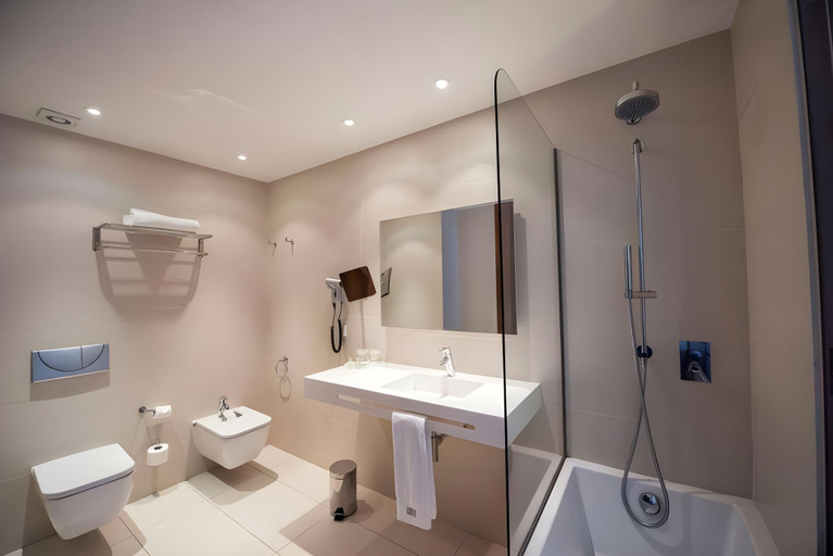Bathroom 3, Hotel Carris Marineda, A Coruña