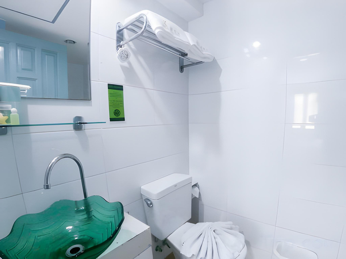 Bathroom 4, Noble House Patong, Pulau Phuket