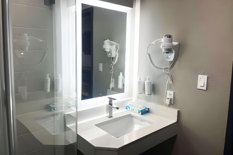 Bathroom, Days Inn by Wyndham Albuquerque I-25, Bernalillo