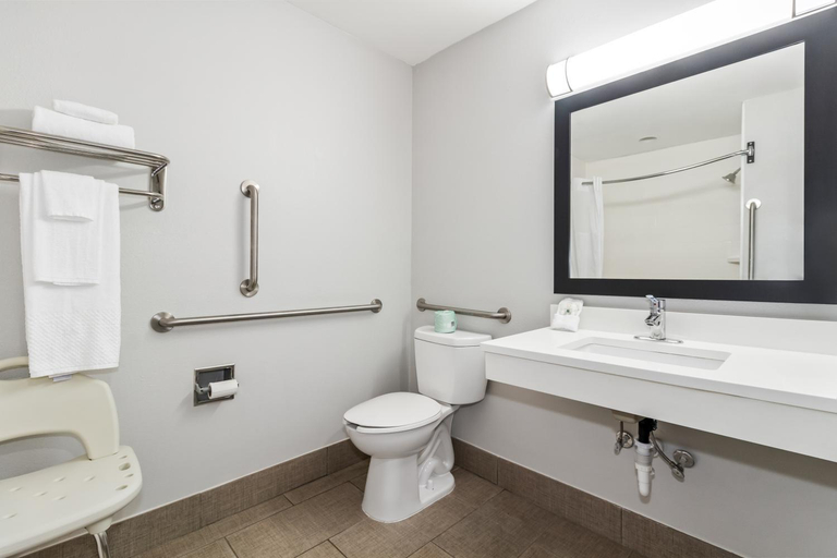 Bathroom 4, Quality Inn Shallotte near Ocean Isle Beach, Brunswick