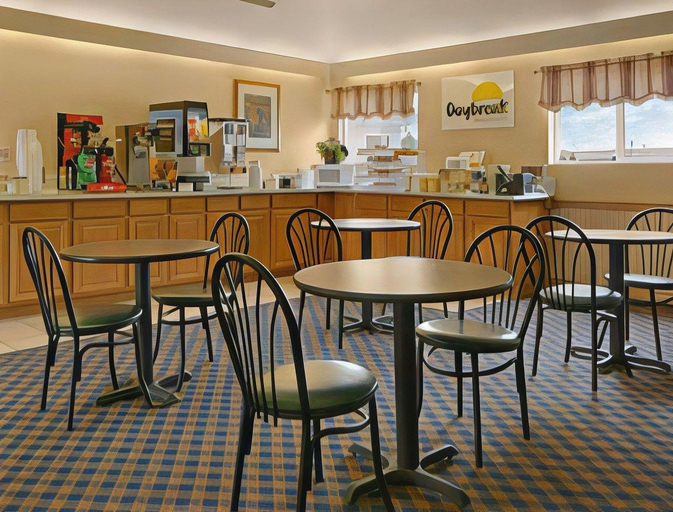 Food & Drinks 5, American inn & Suites, Monroe