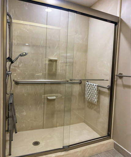 Bathroom 4, COLDWATER INN, Colbert