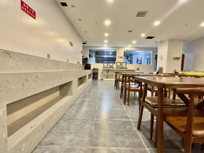 Food & Drinks, Super 8 Hotel Qitai TuanJie Nan Road, Changji Hui