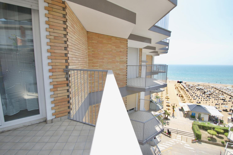 Others 4, Centro Commerciale Apartments, Venezia
