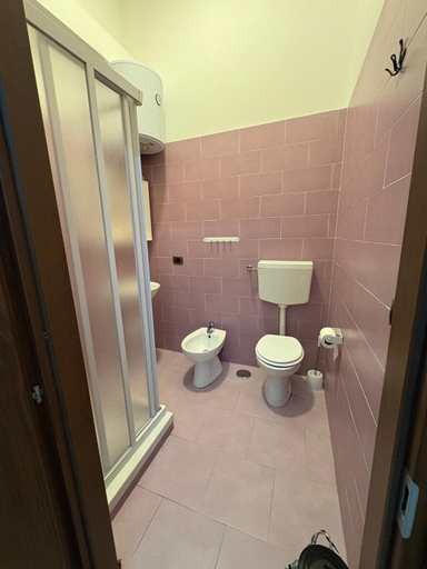 Bathroom 2, LA dimora di re Ferdinando, Napoli