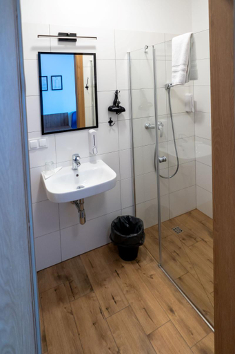 Bathroom 5, Sleep Port, Gdańsk City