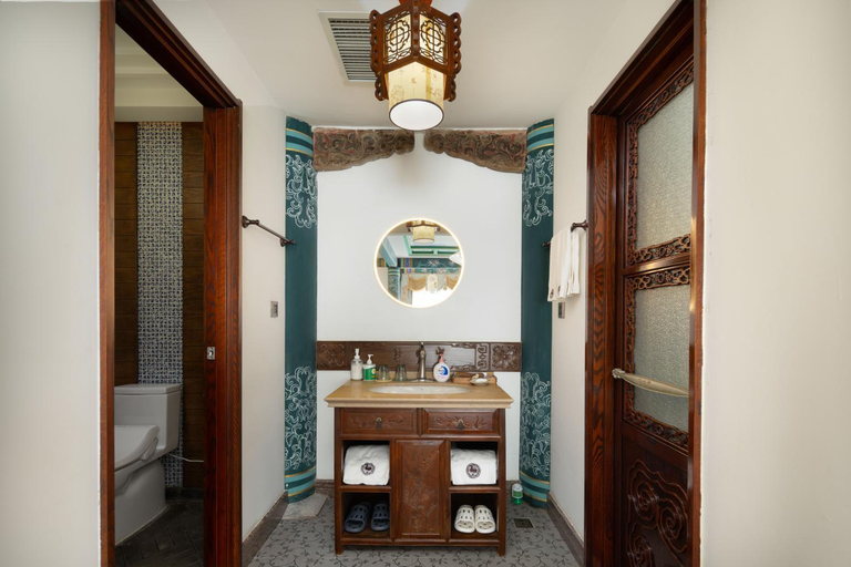 Bathroom 3, Datong Yunzhong Traditional Courtyard, Datong