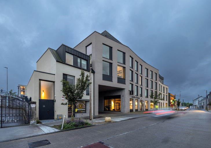 Exterior 3, Ashlin House