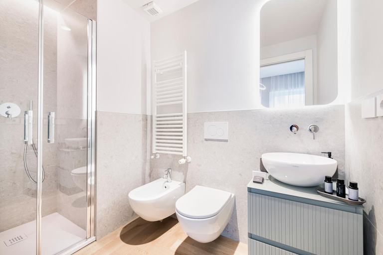 Bathroom 3, Easylife - Duomo Deluxe Apartments #5-12, Milano