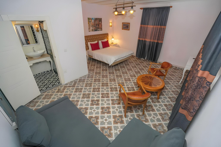 Others 3, Laden Palas Hotel, Adalar