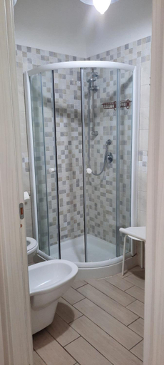 Bathroom 3, Il Canto delle Sirene, Foggia