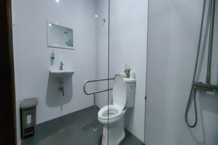 Bathroom 4, Manuela Suites Puerto Princesa near Airport, Puerto Princesa City