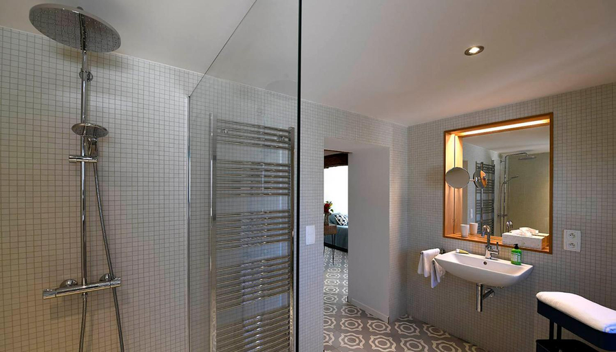 Bathroom 4, Mas des Olives, Vaucluse