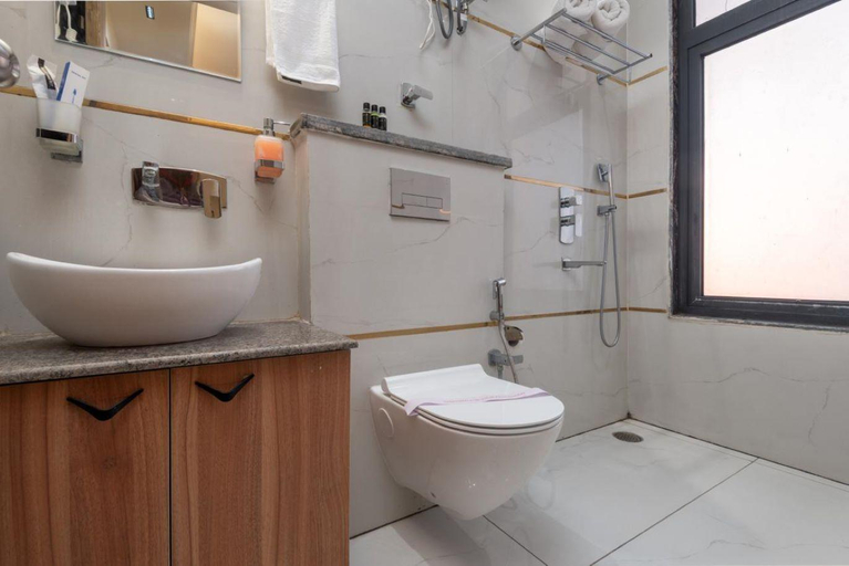 Bathroom 4, Qotel Signature Golf Course Road & Sector 53, Gurgaon