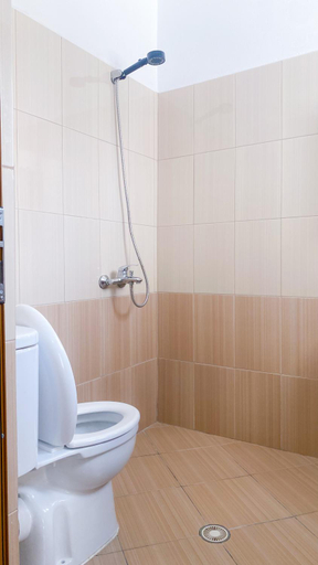 Shower 5, Mikel’s House, Sarandës