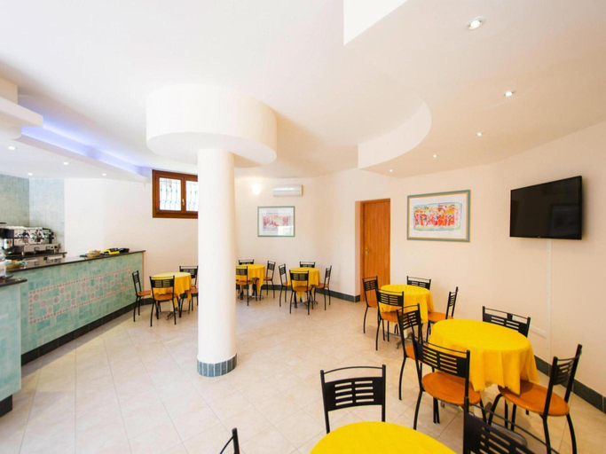 Food & Drinks, Apartment in Sos Alinos near Cala Liberotto, Nuoro