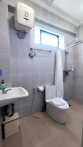 Bathroom 2, Carstenzs Home Kuta, Badung