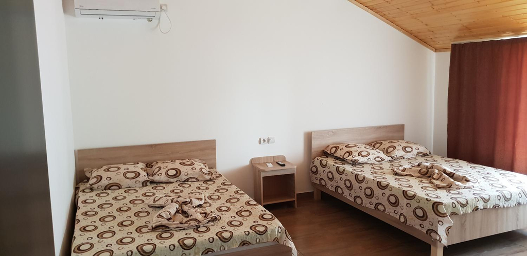 Others 5, Vila Alexandra, Tuzla