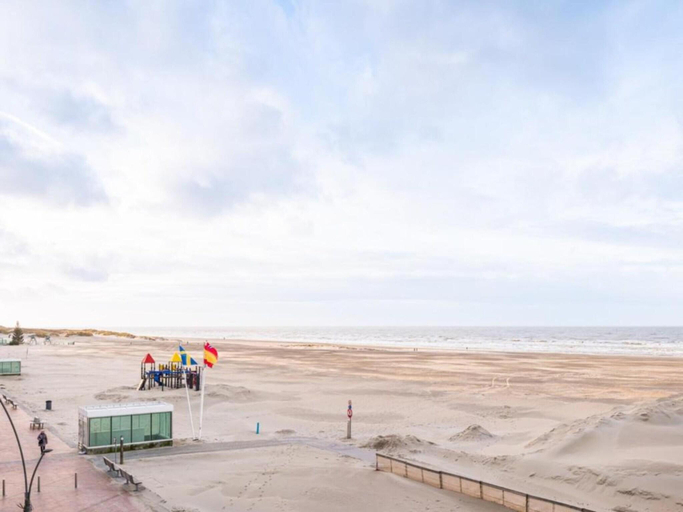 Others 4, Apartment Oostduinkerke near the Beach, West-Vlaanderen