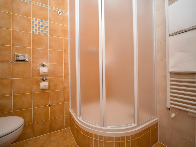 Bathroom 4, Hotel Beranek, Praha 2