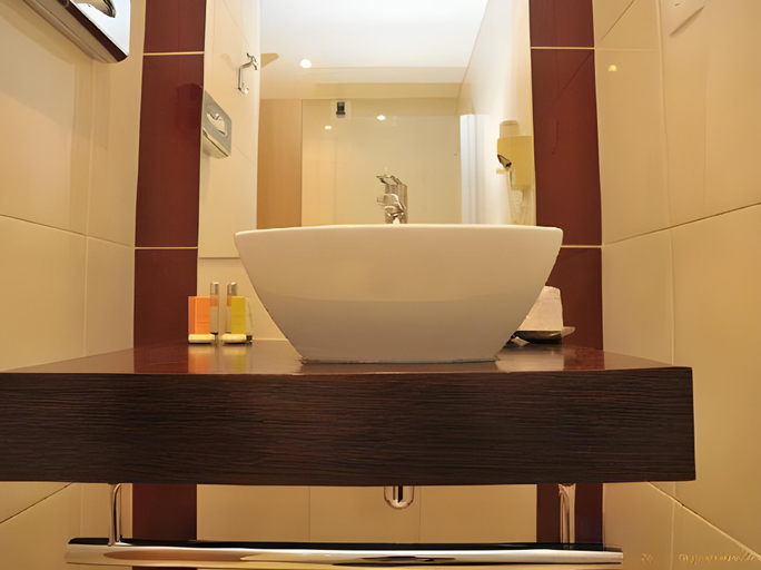 Bathroom 4, Hotel Regence Paris, Paris