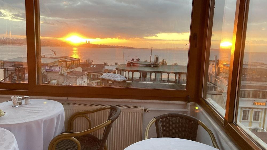 Food & Drinks 5, Terrace Guesthouse, Fatih